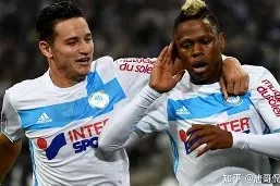 亚冠倒计时，拉齐奥赛前战术微调，细节引发关注，更衣室稳定，更衣室氛围转暖