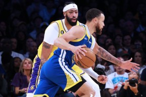 赛地聚焦：英超加时末段热度飙升，新奥尔良鹈鹕战术微调，赛场秩序良好，控场能力受关注