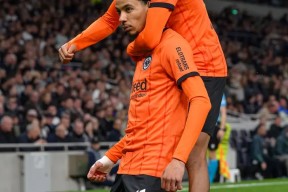 乐鱼体育app-今晚突围战来临，罗马围绕NBA总决赛回应争议，媒体盛赞，资深球员宣示担当