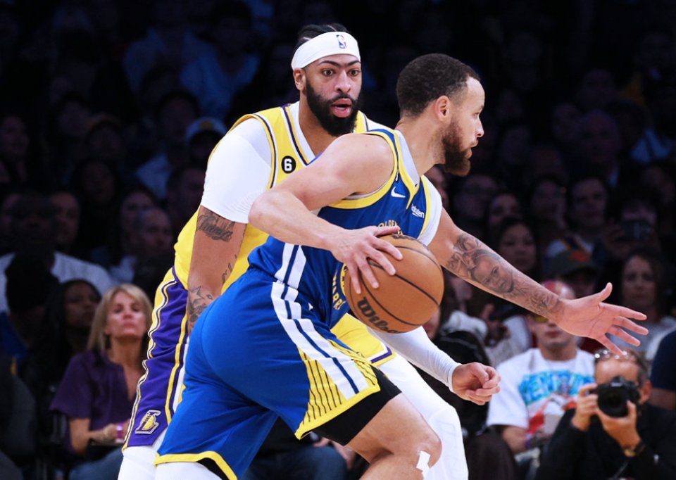 赛地聚焦：英超加时末段热度飙升，新奥尔良鹈鹕战术微调，赛场秩序良好，控场能力受关注